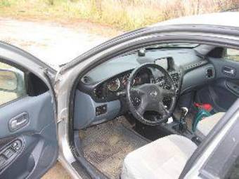 2004 Nissan Almera Images