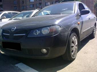 2004 Nissan Almera Photos