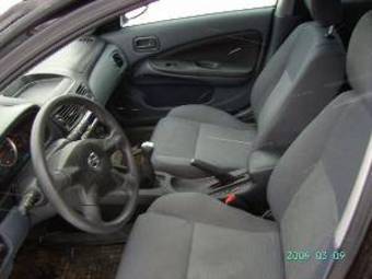 2004 Nissan Almera Pictures