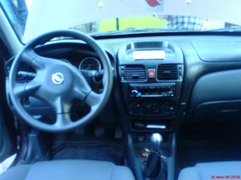 2004 Nissan Almera Pictures
