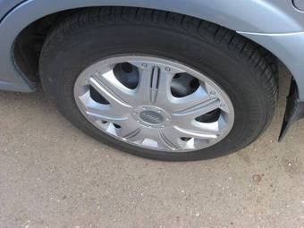 2004 Nissan Almera Photos