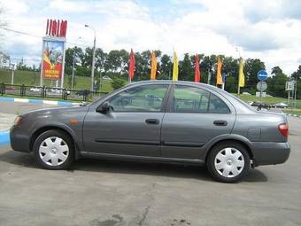 2004 Nissan Almera Pictures