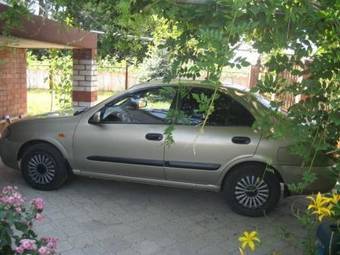 2004 Nissan Almera Photos