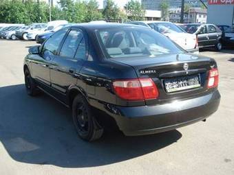 2004 Nissan Almera Images