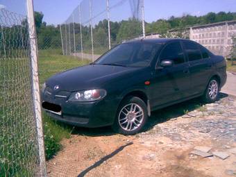 2004 Nissan Almera Photos