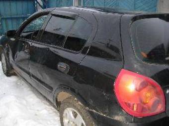 2004 Nissan Almera Pictures