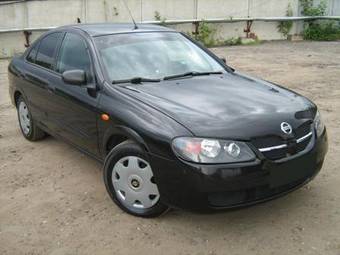 2004 Nissan Almera Pictures