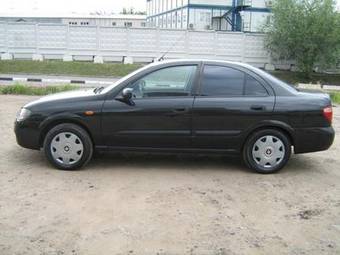 2004 Nissan Almera Photos