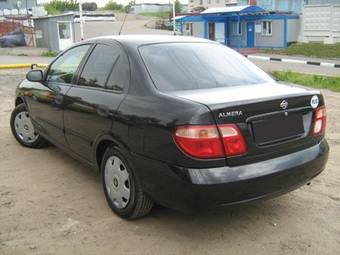 2004 Nissan Almera Photos