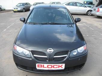 2004 Nissan Almera Images