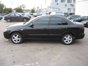 2004 Nissan Almera Pics