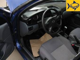 2004 Nissan Almera Pics