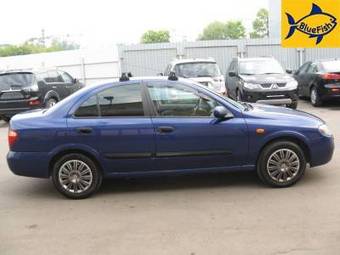 2004 Nissan Almera Pictures