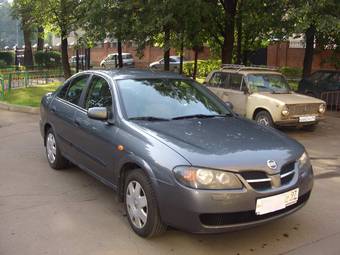 2004 Nissan Almera Pictures