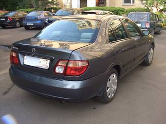 2004 Nissan Almera Photos