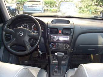 2004 Nissan Almera Pictures