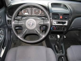 2004 Nissan Almera Photos