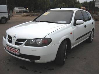 2004 Nissan Almera Photos
