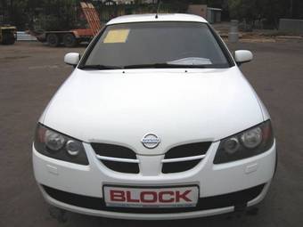 2004 Nissan Almera Photos