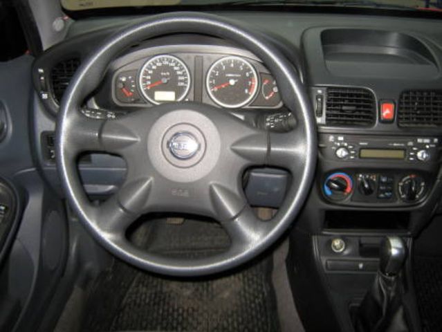 2005 Nissan Almera