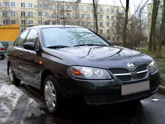2005 Nissan Almera Pics