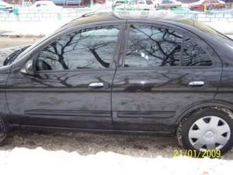 2005 Nissan Almera Images