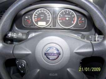 2005 Nissan Almera Pics