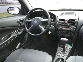 2005 Nissan Almera Pictures