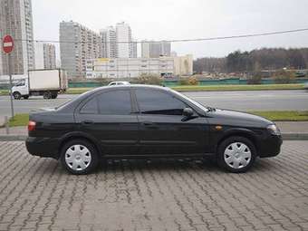 2005 Nissan Almera Photos