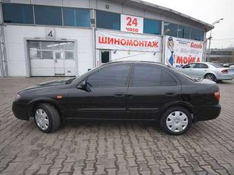 2005 Nissan Almera Images