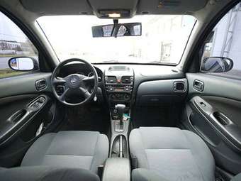2005 Nissan Almera Pictures