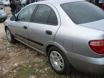 2005 Nissan Almera Photos