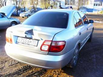 2005 Nissan Almera Images