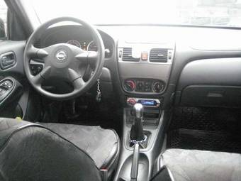 2005 Nissan Almera Pictures
