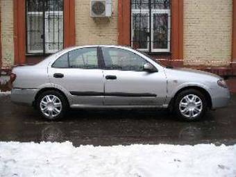 2005 Nissan Almera Photos