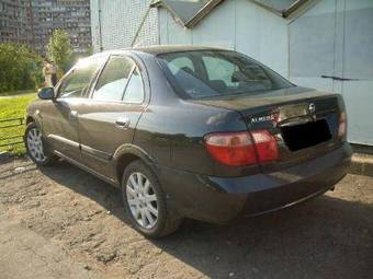 2005 Nissan Almera Pictures