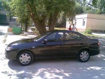 2005 Nissan Almera Images