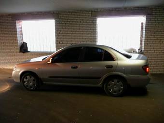 2005 Nissan Almera Pictures