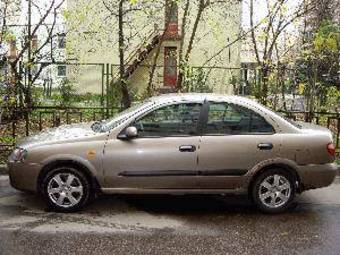 2005 Nissan Almera Images