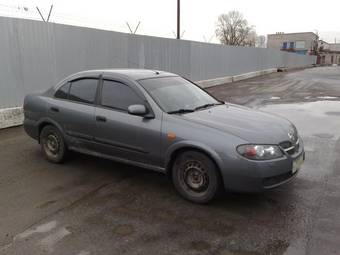 2005 Nissan Almera Photos