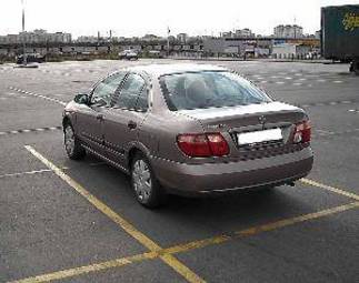 2005 Nissan Almera Images