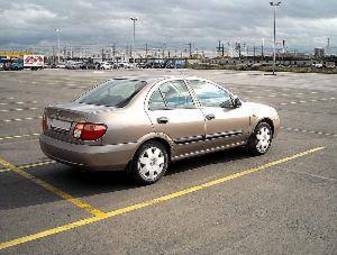 2005 Nissan Almera Pictures