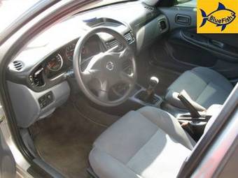 2005 Nissan Almera Pictures