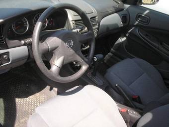 2005 Nissan Almera Pictures