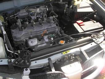 2005 Nissan Almera Images