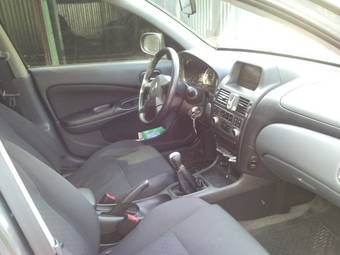 2005 Nissan Almera Pictures