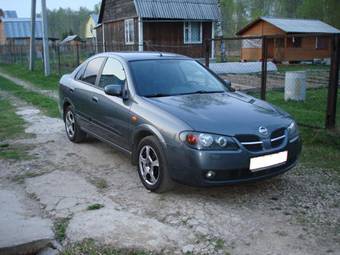 2005 Nissan Almera Images