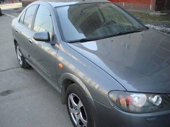 2005 Nissan Almera Photos