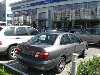 2005 Nissan Almera Images