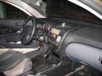 2005 Nissan Almera Pictures